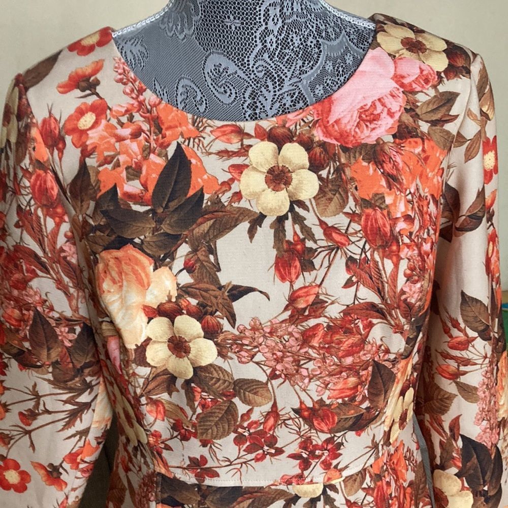Talbots Flower Long Sleeved Scoop Neck Midi Lined dress Spandex 10 Retro